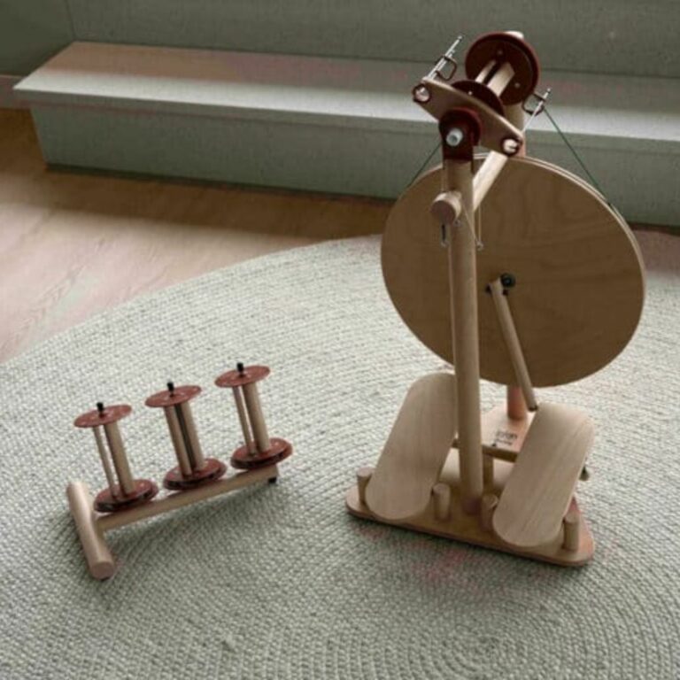 Roda de fiar Buddy, pedal duplo da Lojan